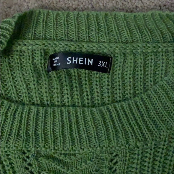 Pretty Green Sweater.  Size 3X.  Oversized. - Picture 3 of 5